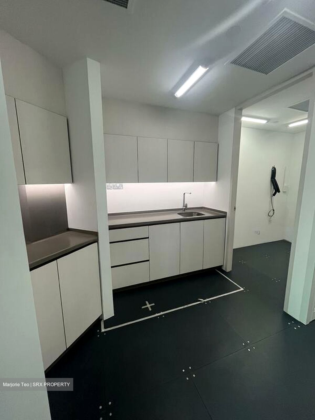Hub Synergy Point (D2), Office #638719831